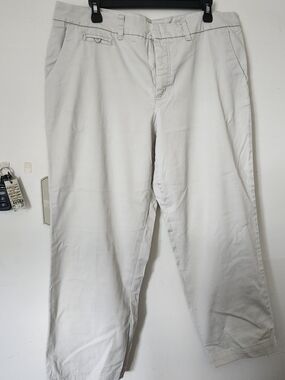 Women's Off-White Khaki Chino Pants